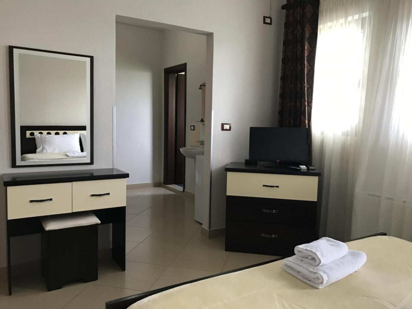 Hotel Camping Lini מראה חיצוני תמונה